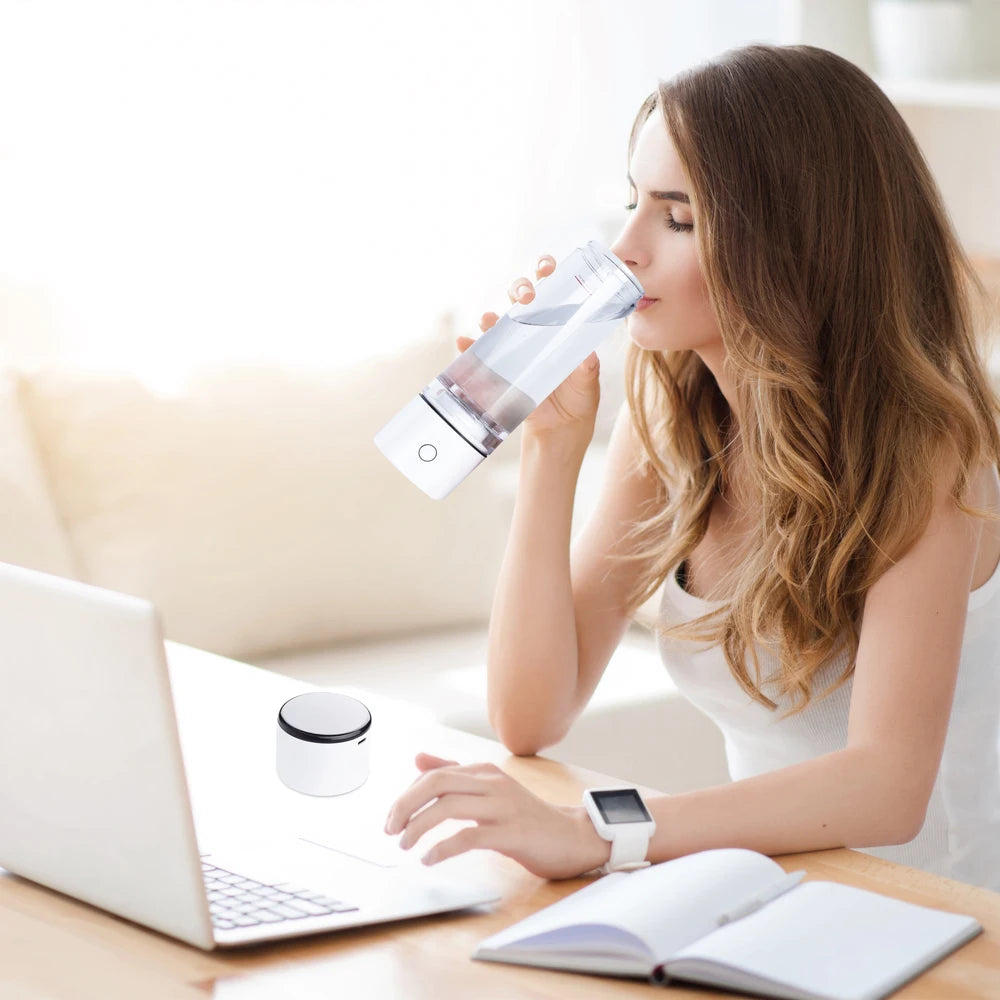 IHOOOH Low Frequency Resonance 7.8HZ Rich Hydrogen Water Generator Bottle Alkaline Hydrogen Water Anti Aging H2 Smart Water Cup